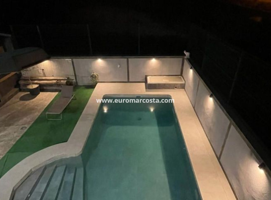 Sale - Villa - Redován