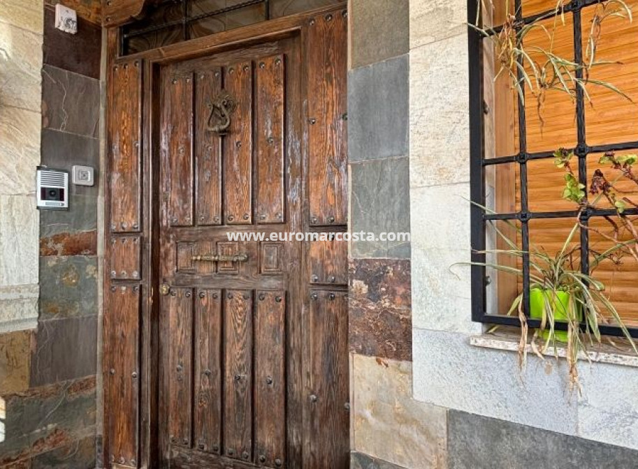 Sale - Villa - Redován