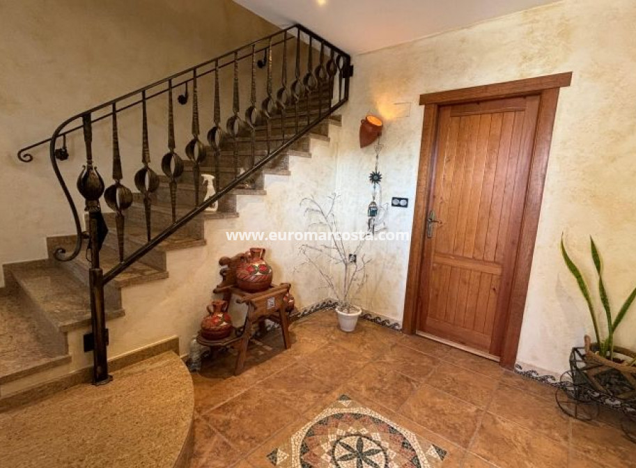 Sale - Villa - Redován