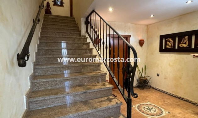 Sale - Villa - Redován