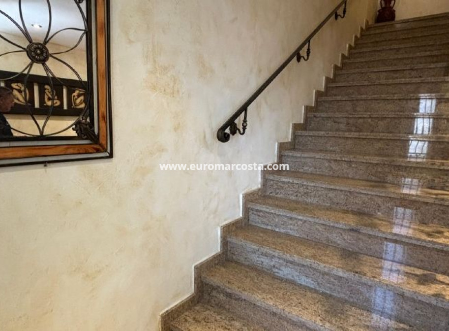 Sale - Villa - Redován