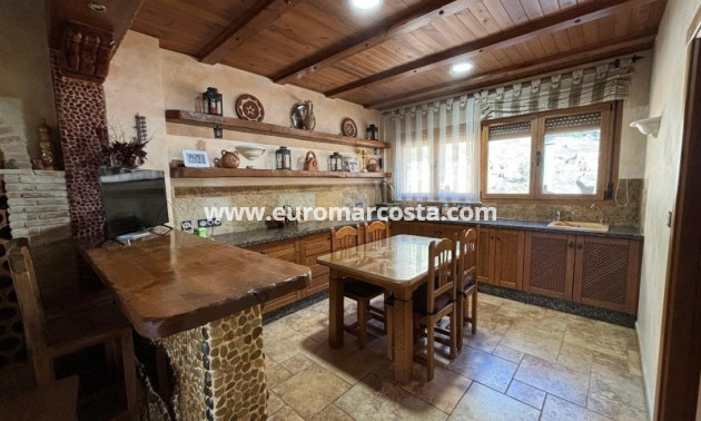 Sale - Villa - Redován