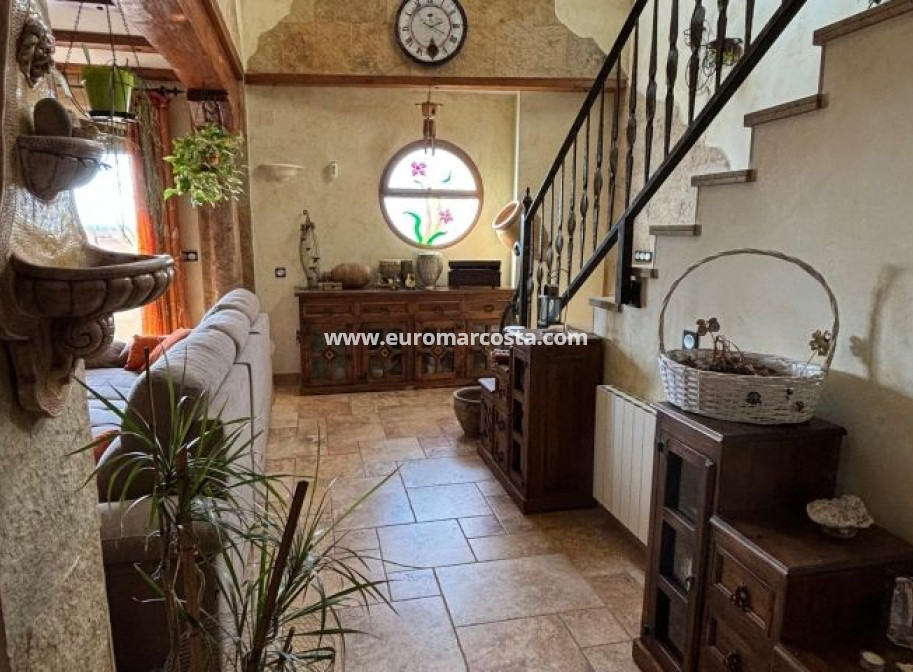 Sale - Villa - Redován