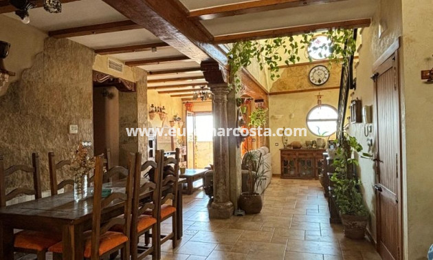 Sale - Villa - Redován