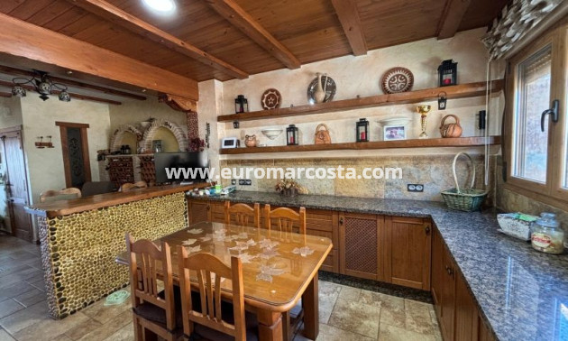 Sale - Villa - Redován