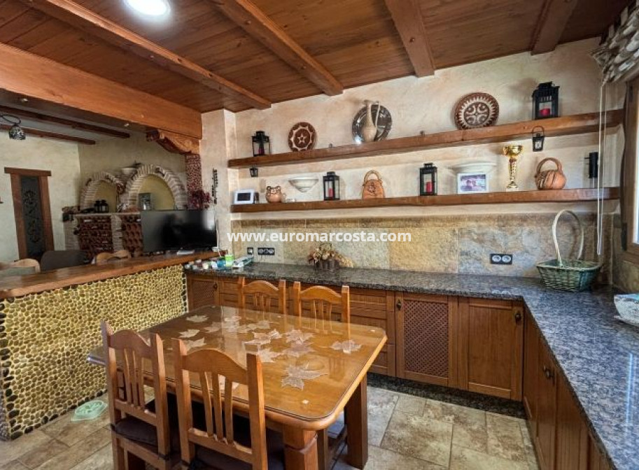 Sale - Villa - Redován