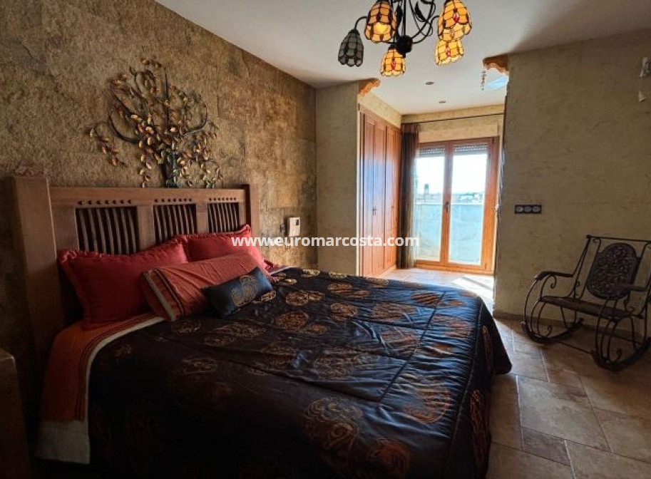 Sale - Villa - Redován