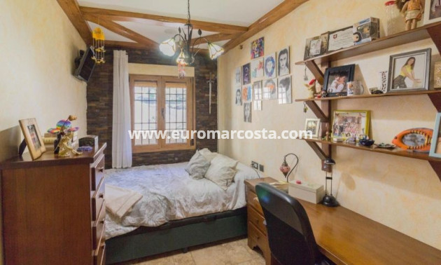 Sale - Villa - Redován