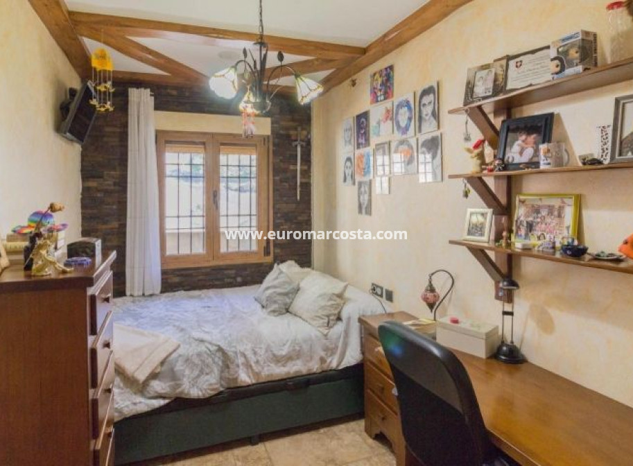 Sale - Villa - Redován