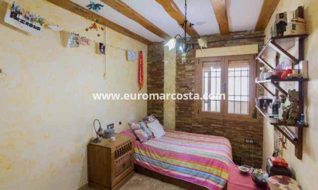 Sale - Villa - Redován