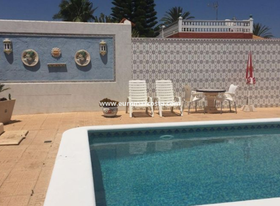 Venta - Villa - Torrevieja - TORREVIEJA