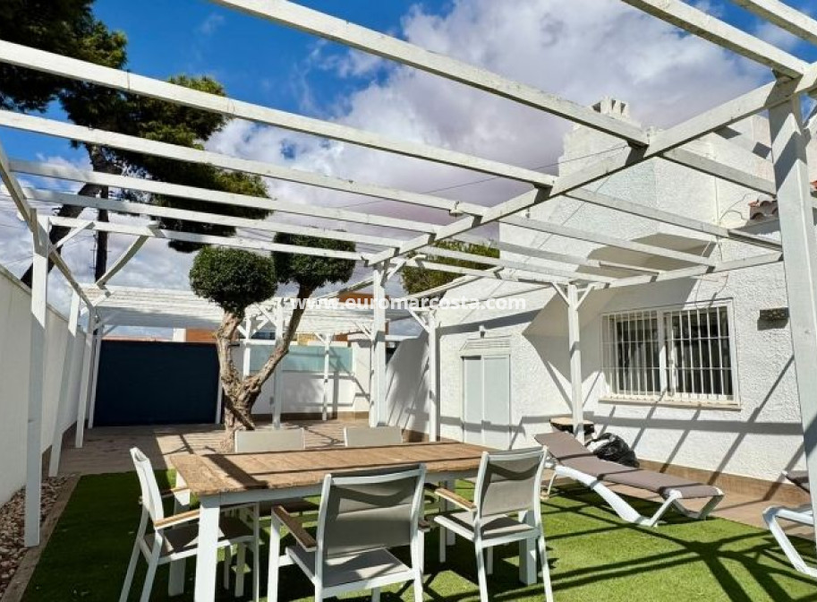 Sale - Villa - Torrevieja - TORREVIEJA