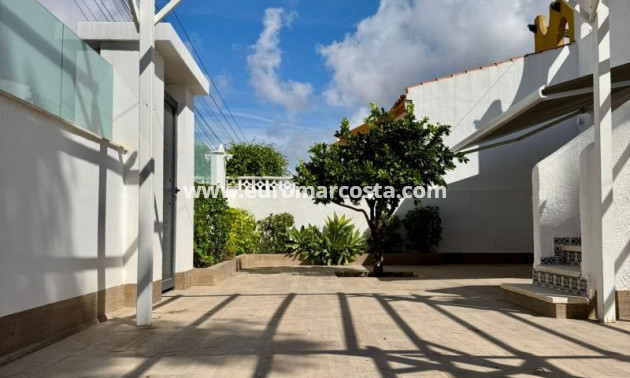 Sale - Villa - Torrevieja - TORREVIEJA