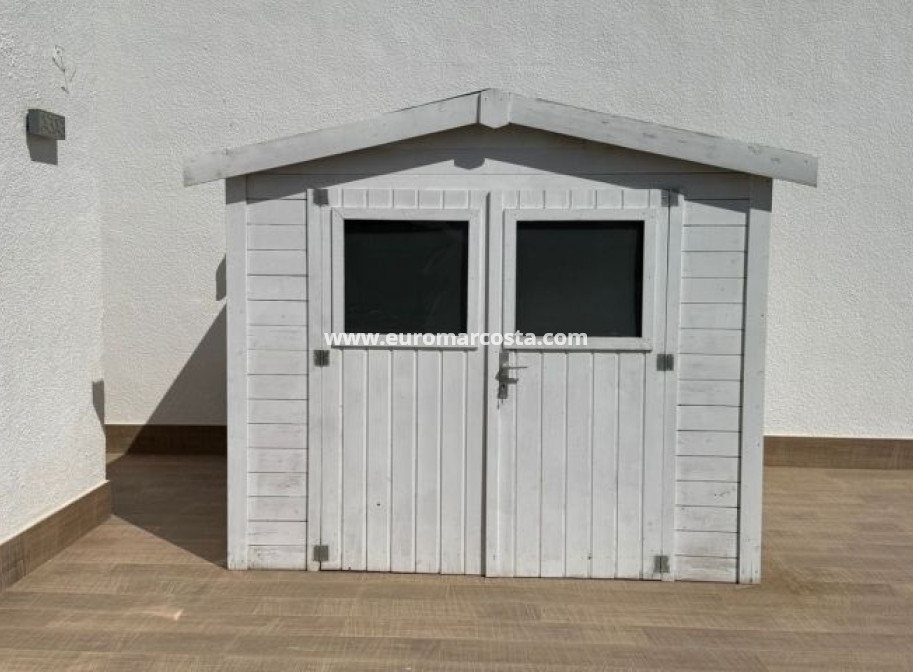 Sale - Villa - Torrevieja - TORREVIEJA