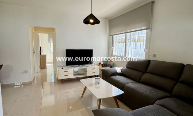 Sale - Villa - Torrevieja - TORREVIEJA