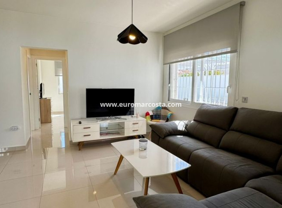 Sale - Villa - Torrevieja - TORREVIEJA