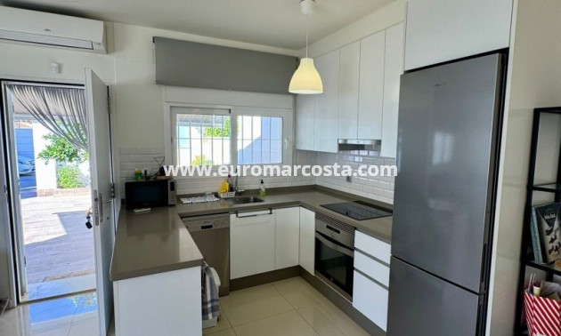 Sale - Villa - Torrevieja - TORREVIEJA