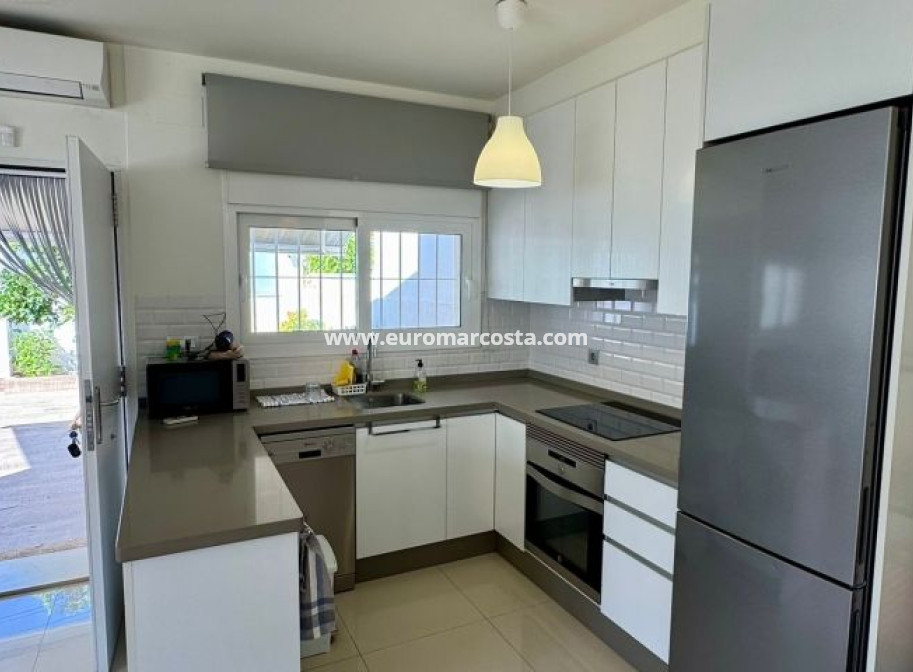 Sale - Villa - Torrevieja - TORREVIEJA