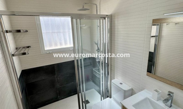 Sale - Villa - Torrevieja - TORREVIEJA