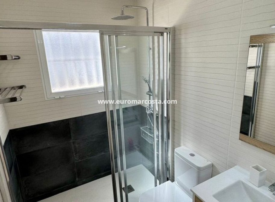 Sale - Villa - Torrevieja - TORREVIEJA