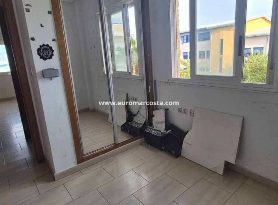 Objekte zum Wiederverkauf - Wohnung - Torrevieja - TORREVIEJA
