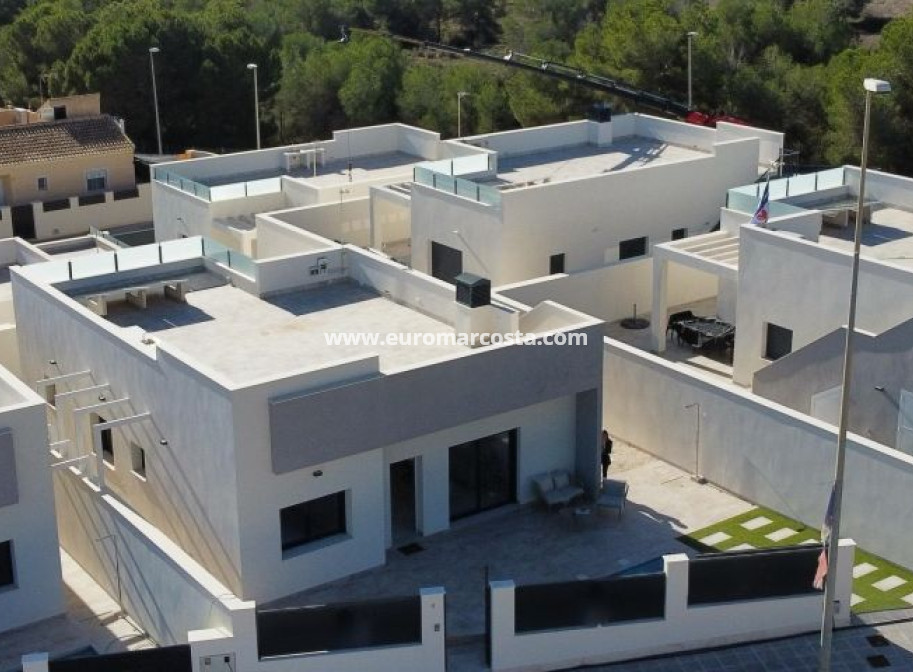 Sale - Villa - Pinar de Campoverde