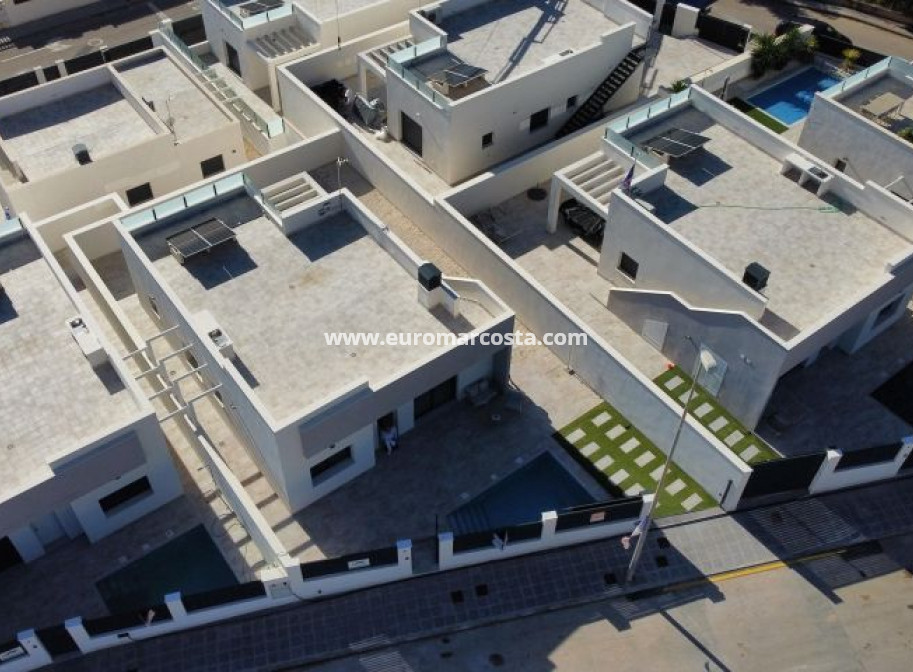 Sale - Villa - Pinar de Campoverde