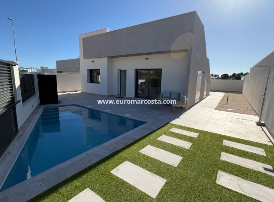 Sale - Villa - Pinar de Campoverde