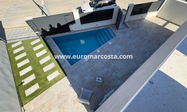 Sale - Villa - Pinar de Campoverde