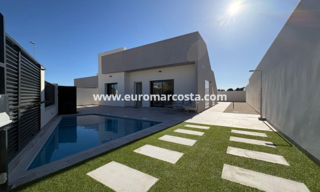 Sale - Villa - Pinar de Campoverde