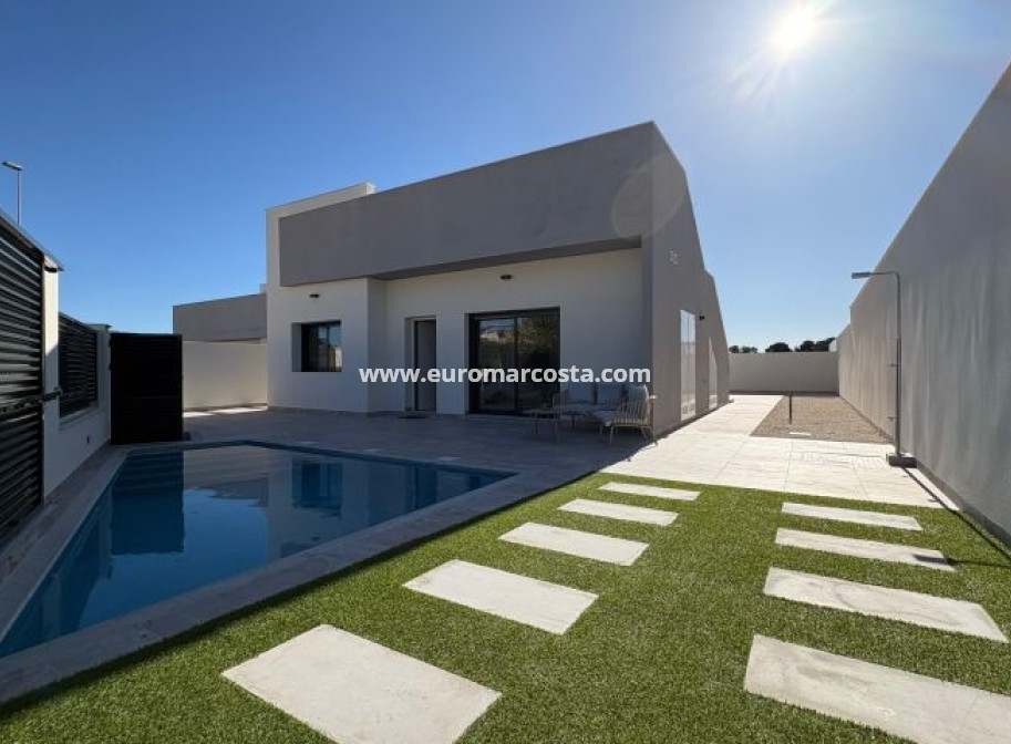 Sale - Villa - Pinar de Campoverde