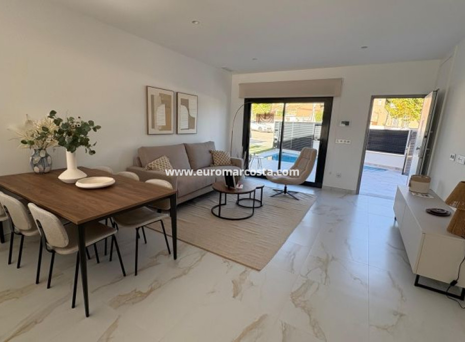 Sale - Villa - Pinar de Campoverde