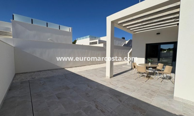 Sale - Villa - Pinar de Campoverde