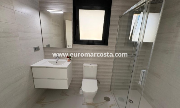 Sale - Villa - Pinar de Campoverde