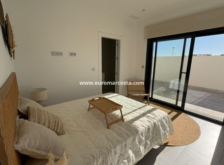 Sale - Villa - Pinar de Campoverde