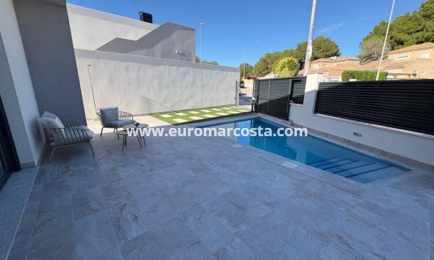 Sale - Villa - Pinar de Campoverde