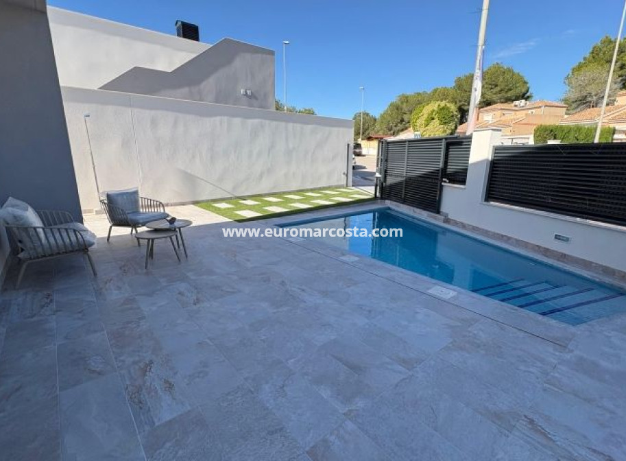 Sale - Villa - Pinar de Campoverde