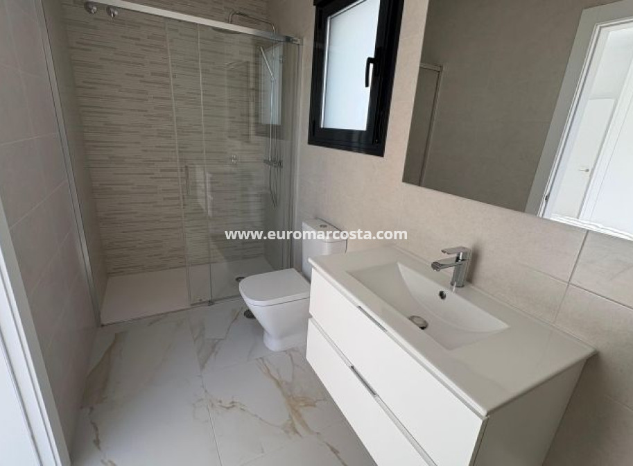 Sale - Villa - Pinar de Campoverde