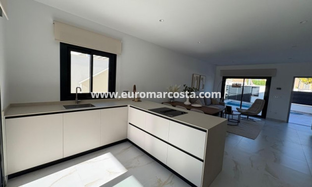Sale - Villa - Pinar de Campoverde