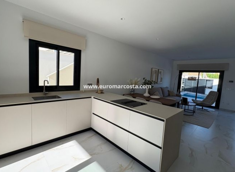 Sale - Villa - Pinar de Campoverde