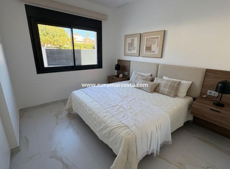 Sale - Villa - Pinar de Campoverde