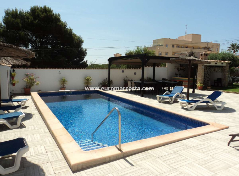 Sale - Villa - Orihuela Costa