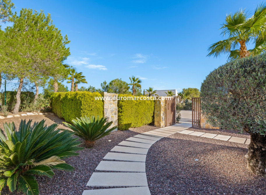 Sale - Villa - Las Colinas Golf Resort - Orihuela Costa