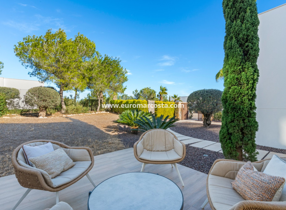 Sale - Villa - Las Colinas Golf Resort - Orihuela Costa