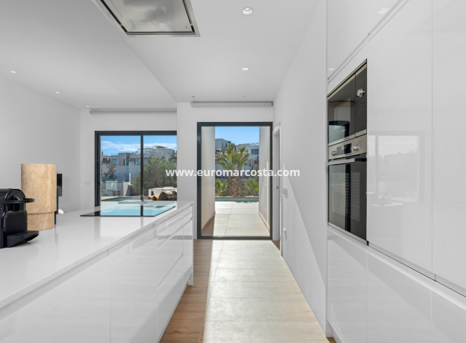 Sale - Villa - Las Colinas Golf Resort - Orihuela Costa