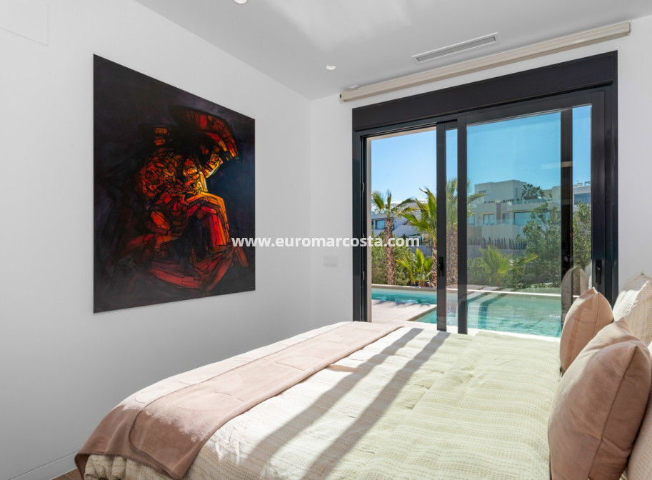 Sale - Villa - Las Colinas Golf Resort - Orihuela Costa