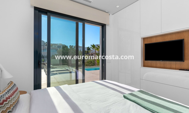Sale - Villa - Las Colinas Golf Resort - Orihuela Costa