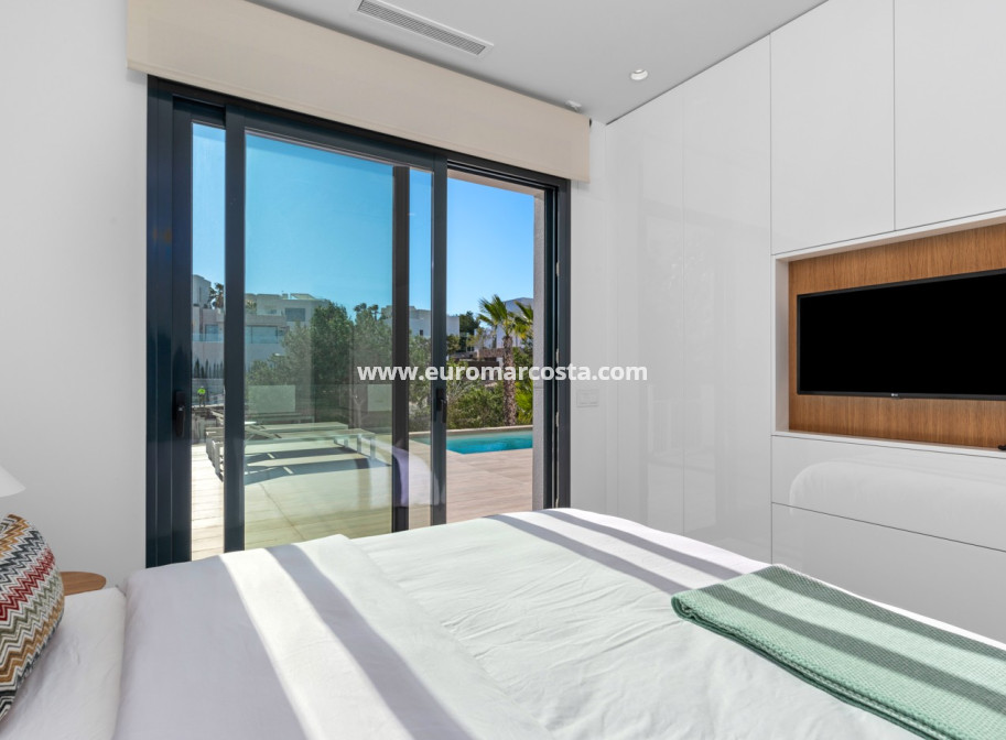 Sale - Villa - Las Colinas Golf Resort - Orihuela Costa