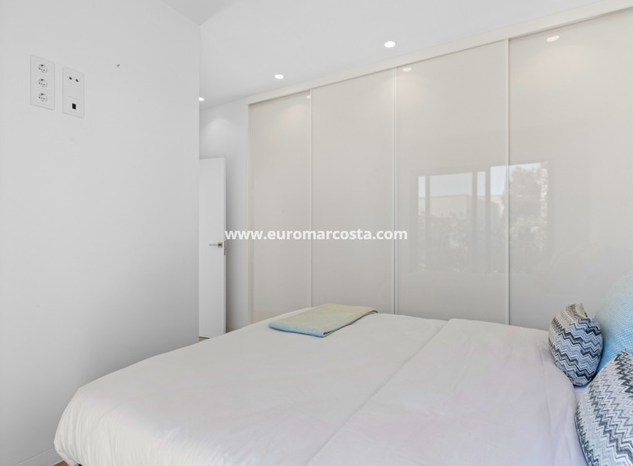 Sale - Villa - Las Colinas Golf Resort - Orihuela Costa