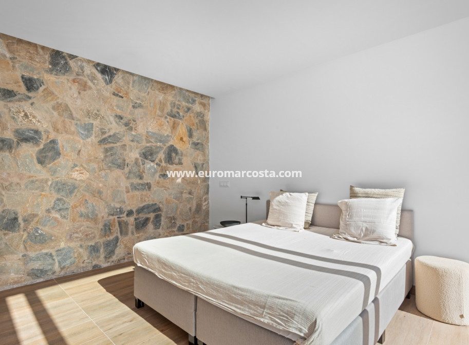 Sale - Villa - Las Colinas Golf Resort - Orihuela Costa